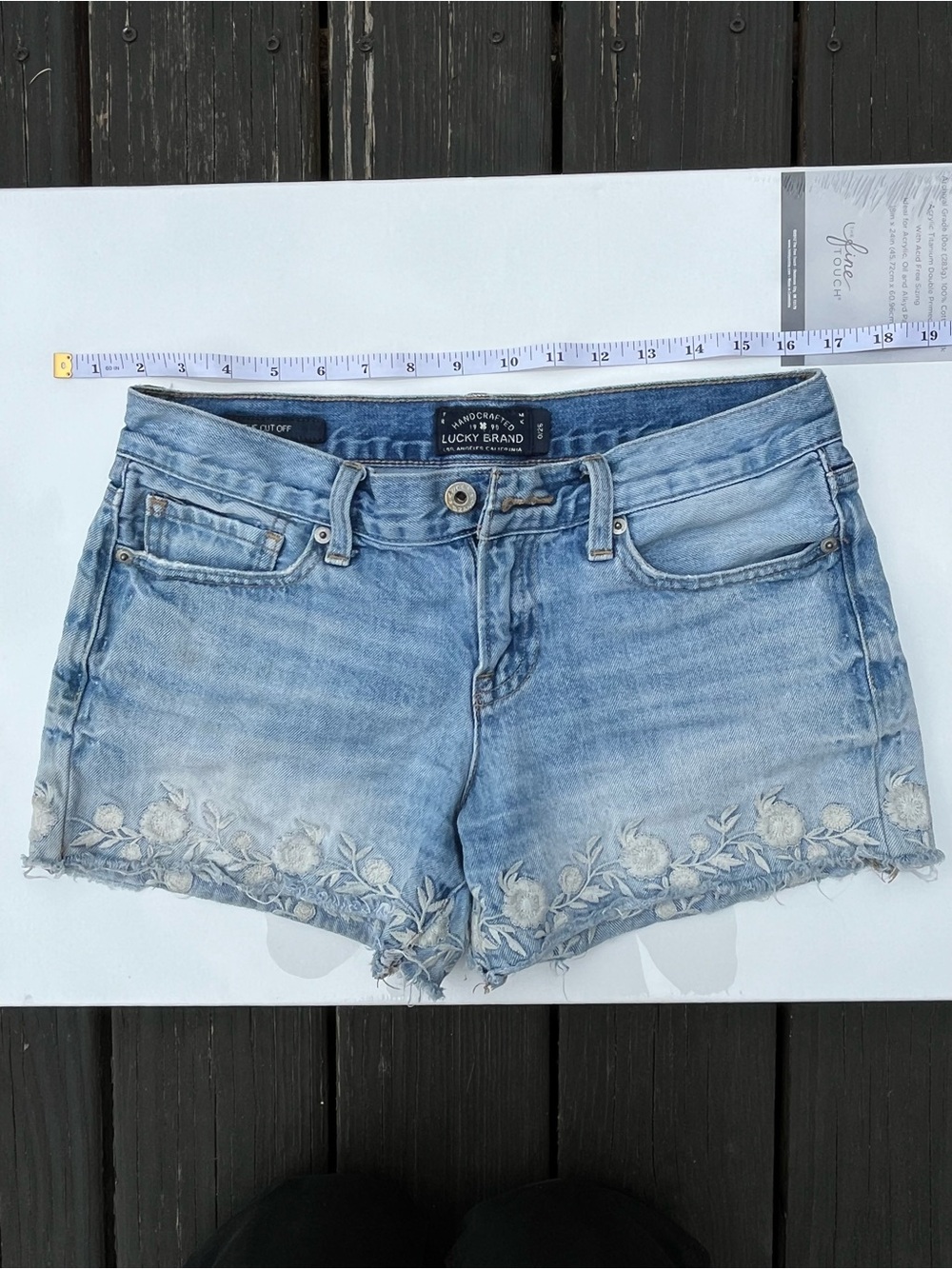LUCKY women’s jean shorts with flower embroidery